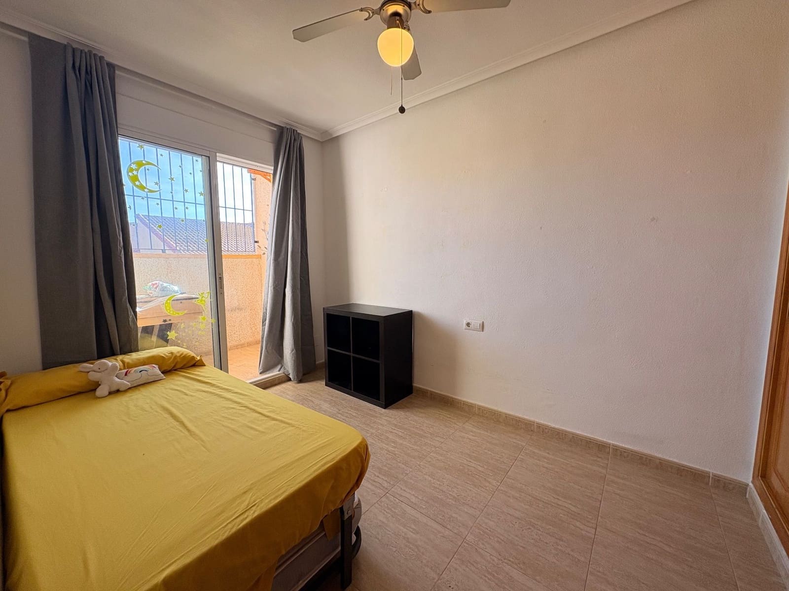 3 soverom Kjedet enebolig til leie i Pilar de la Horadada med svømmebasseng - € 700 (Ref: 9523924)