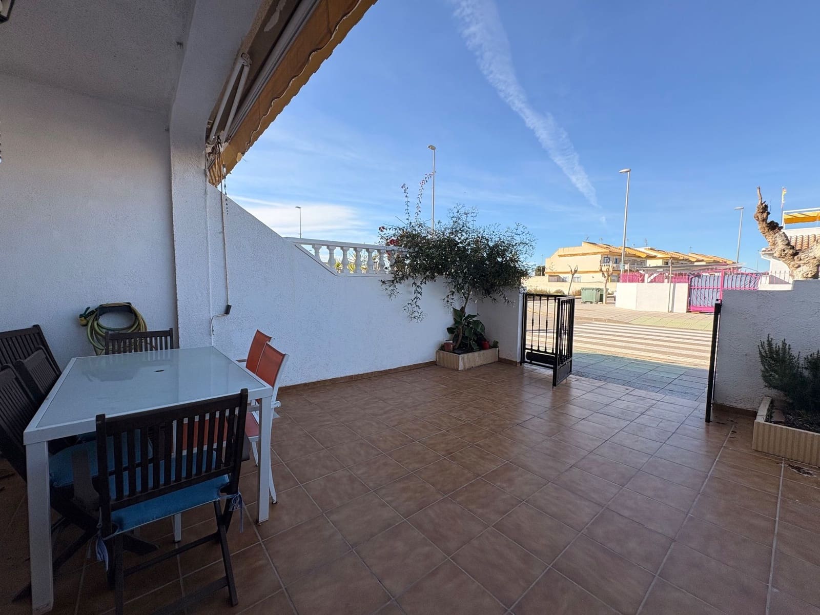 3 soverom Kjedet enebolig til leie i Pilar de la Horadada med svømmebasseng - € 700 (Ref: 9523924)