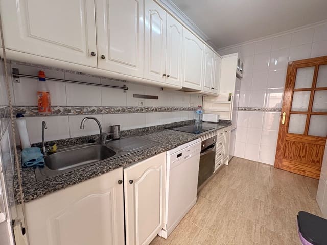 3 quarto Moradia Geminada para arrendar em Pilar de la Horadada - 700 € (Ref: 9523924)