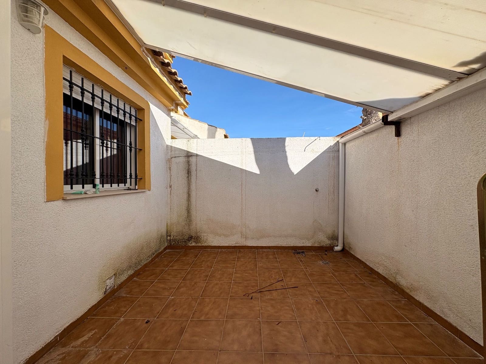 3 soverom Kjedet enebolig til leie i Pilar de la Horadada med svømmebasseng - € 700 (Ref: 9523924)