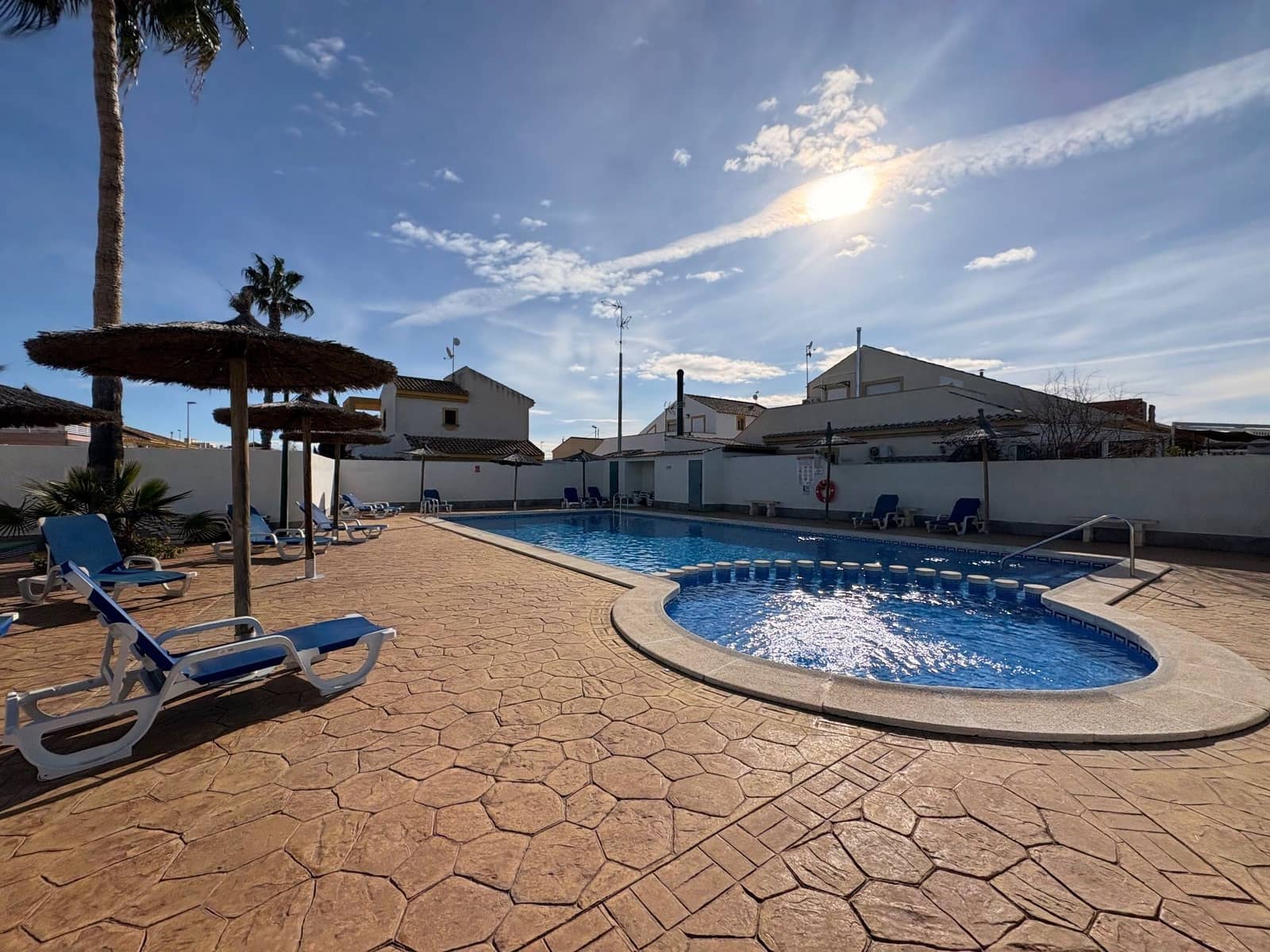 3 soverom Kjedet enebolig til leie i Pilar de la Horadada med svømmebasseng - € 700 (Ref: 9523924)