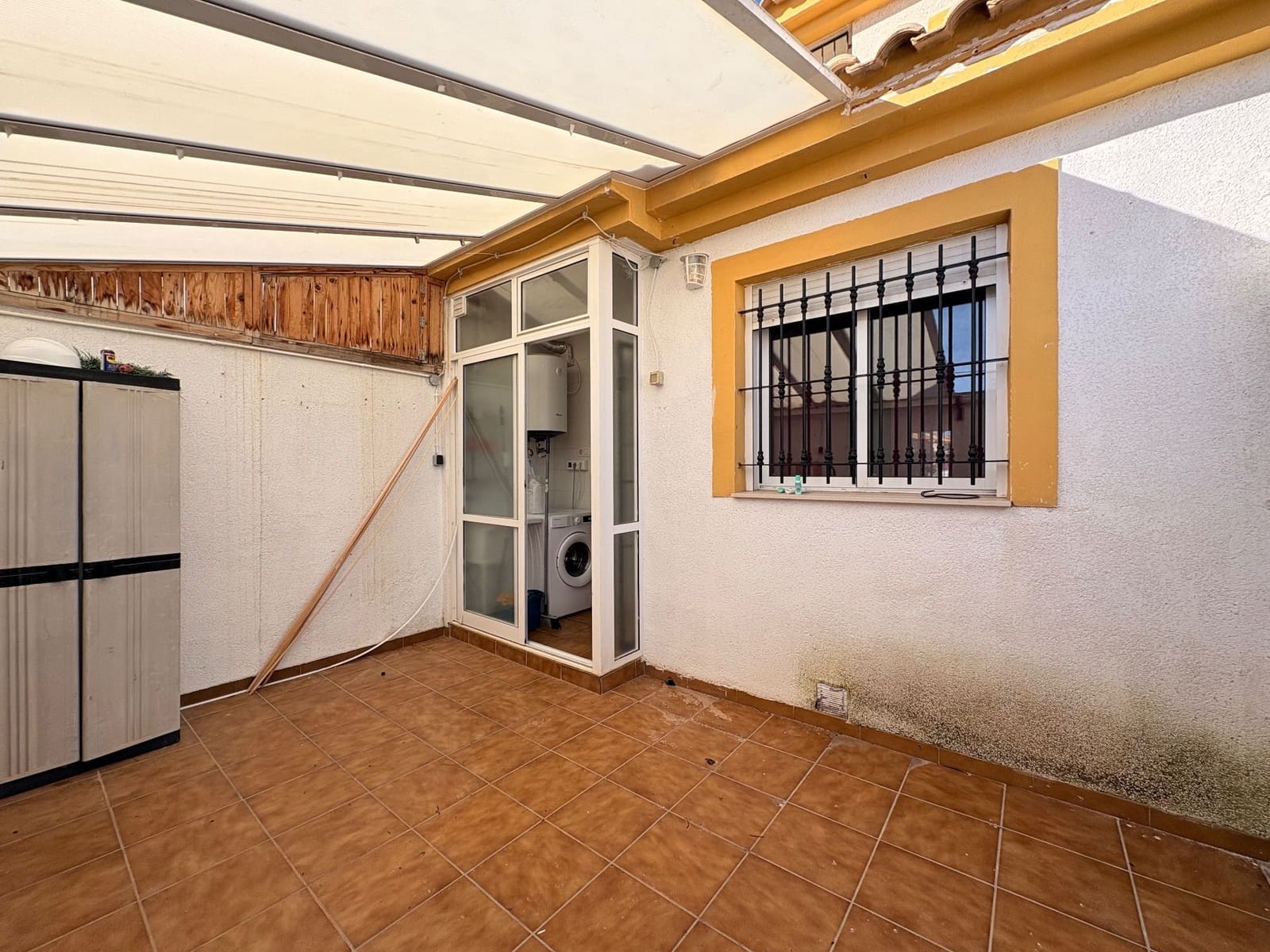 3 soverom Kjedet enebolig til leie i Pilar de la Horadada med svømmebasseng - € 700 (Ref: 9523924)