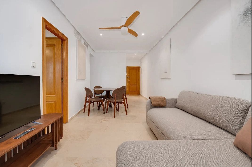 1 quarto Apartamento para arrendar em Torrevieja - 850 € (Ref: 9533161)