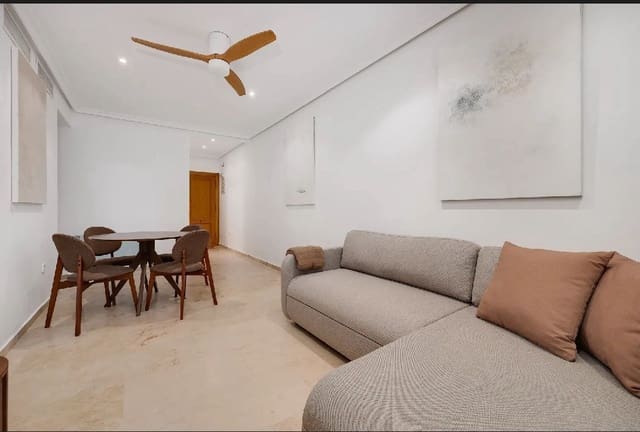 1 quarto Apartamento para arrendar em Torrevieja - 850 € (Ref: 9533161)