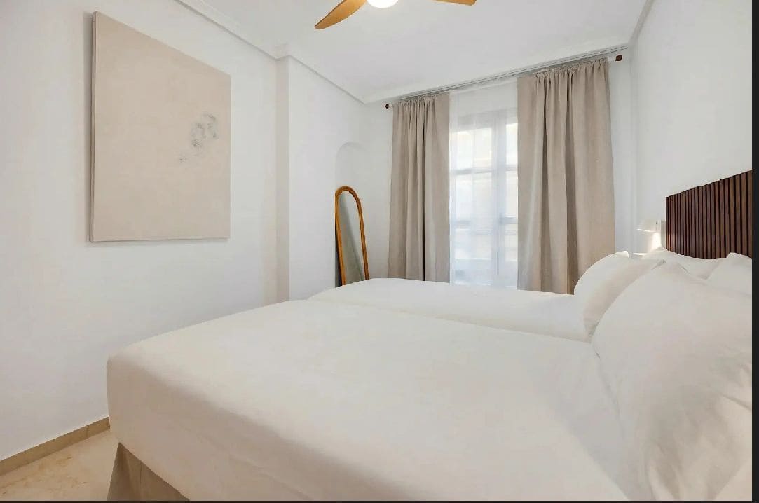 1 quarto Apartamento para arrendar em Torrevieja - 850 € (Ref: 9533161)