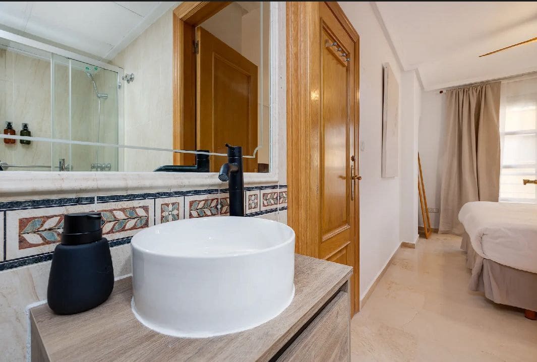 1 quarto Apartamento para arrendar em Torrevieja - 850 € (Ref: 9533161)