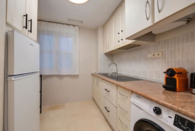 Piso de 1 habitación en Torrevieja en alquiler - 850 € (Ref: 9533161)