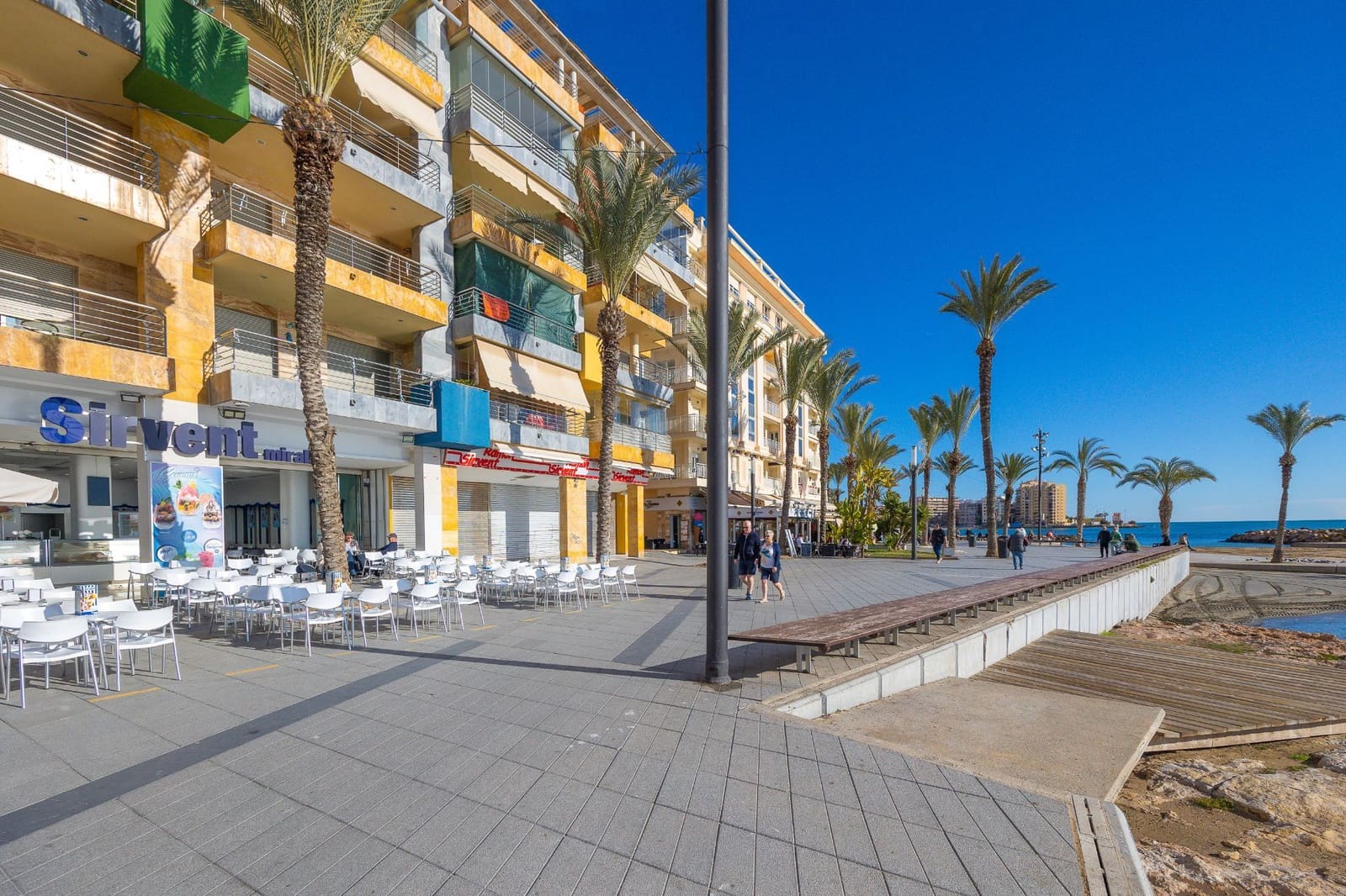 1 soveværelse Lejlighed til leje i Torrevieja - € 850 (Ref: 9533161)