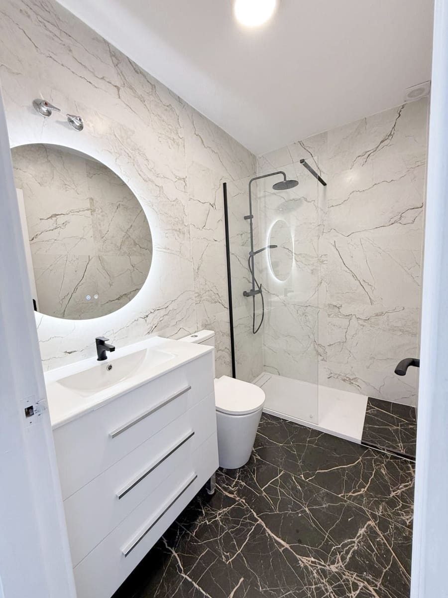 2 quarto Moradia Geminada para venda em Torrevieja com piscina - 159 500 € (Ref: 9533162)