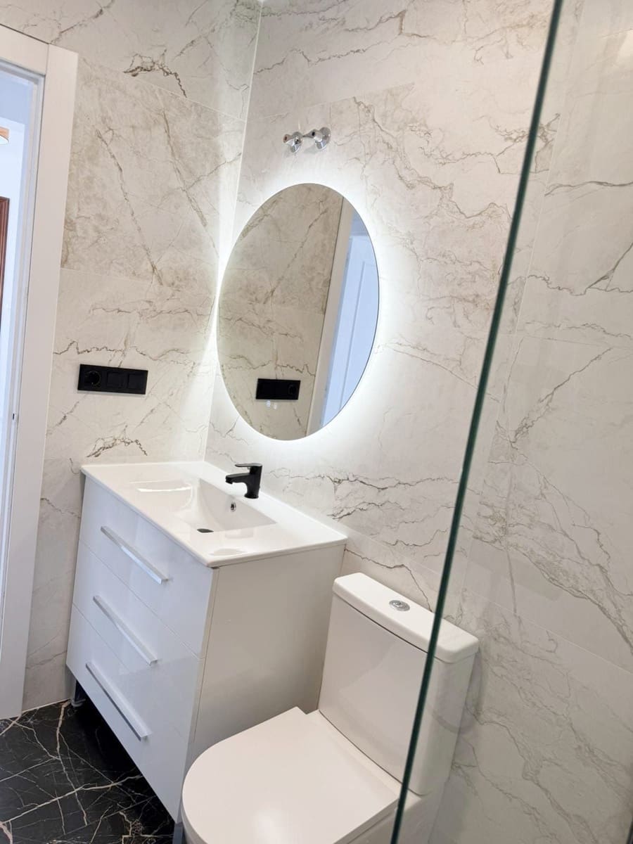 2 quarto Moradia Geminada para venda em Torrevieja com piscina - 159 500 € (Ref: 9533162)