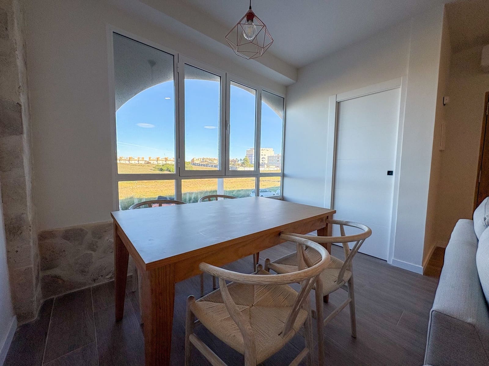 2 quarto Apartamento para arrendar em Torrevieja - 850 € (Ref: 9535500)