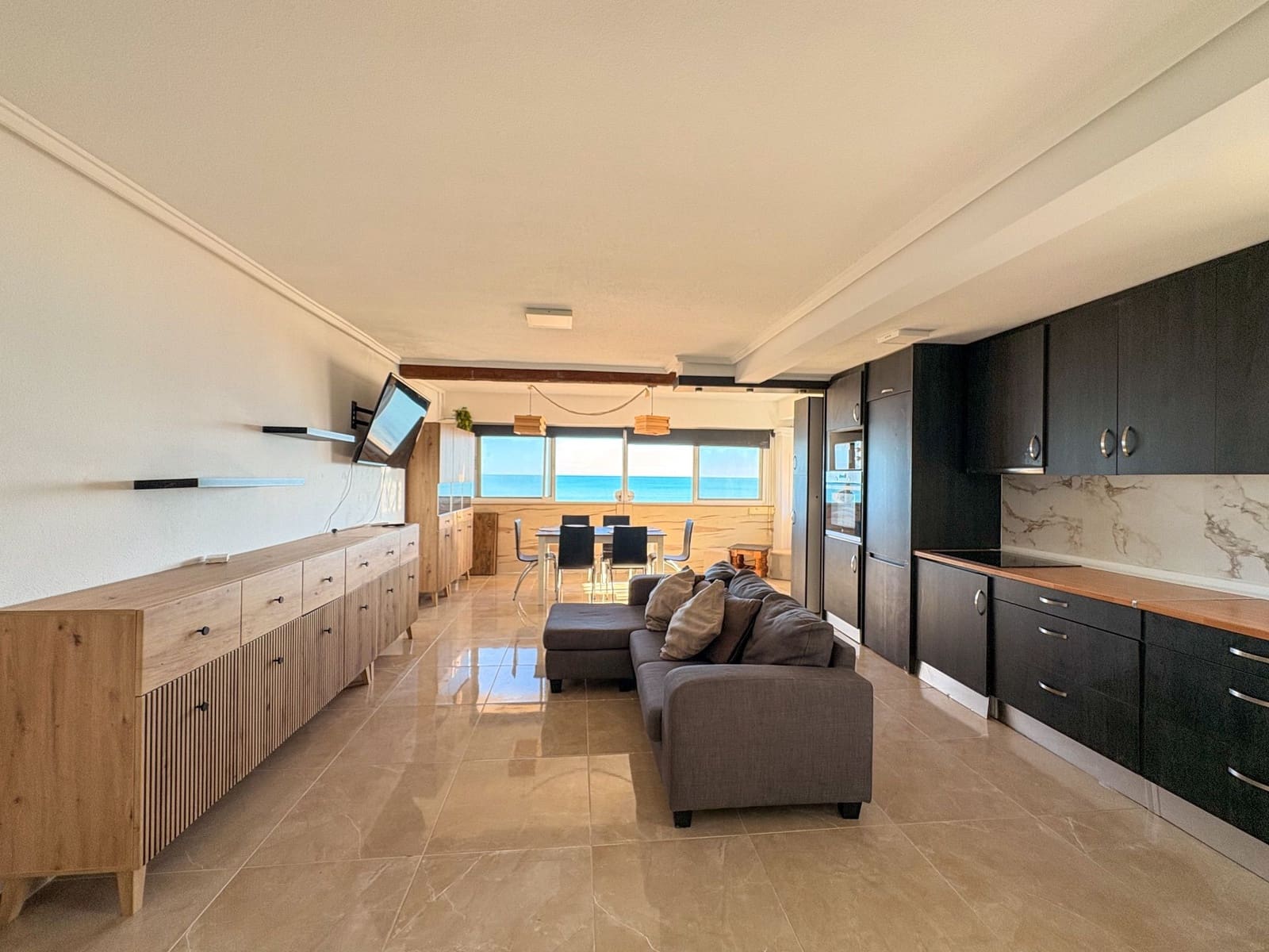 3 Zimmer Wohnung zu vermieten in Torrevieja mit Garage - 1.450 € (Ref: 9535501)