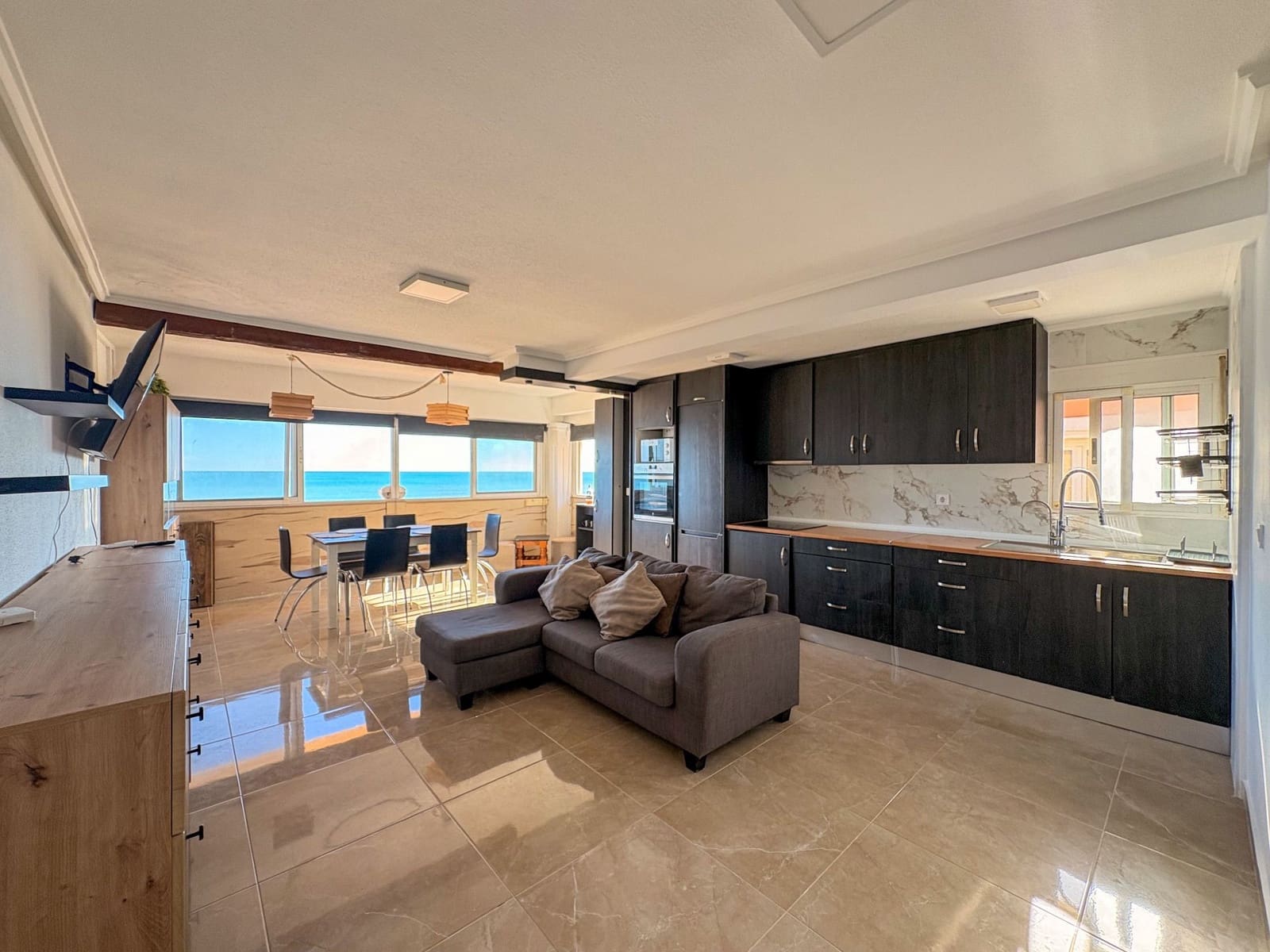 3 Zimmer Wohnung zu vermieten in Torrevieja mit Garage - 1.450 € (Ref: 9535501)