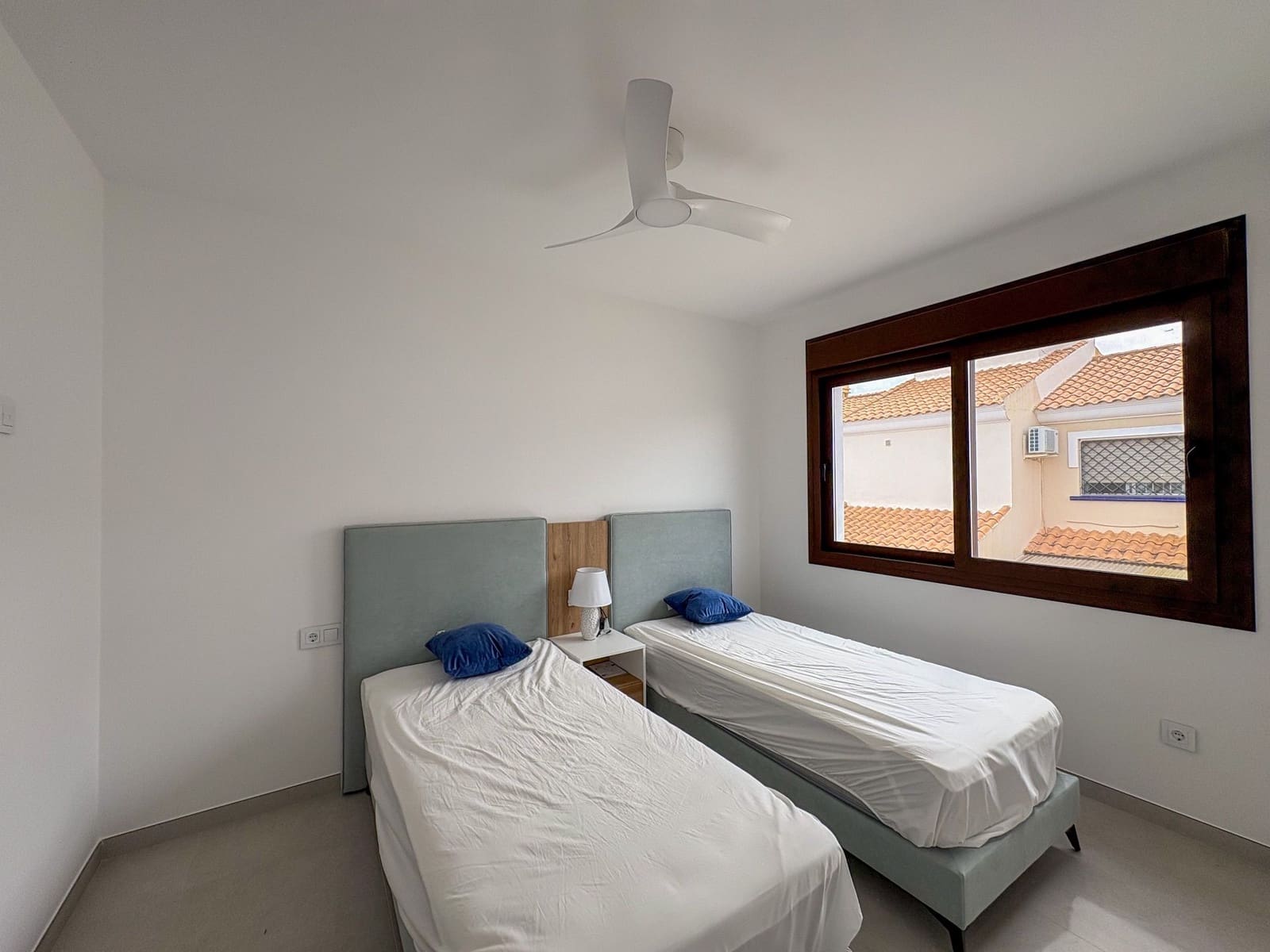 Villa/Maison de 3 chambres à louer à Pilar de la Horadada avec piscine garage - 2 600 € (Ref: 9540758)