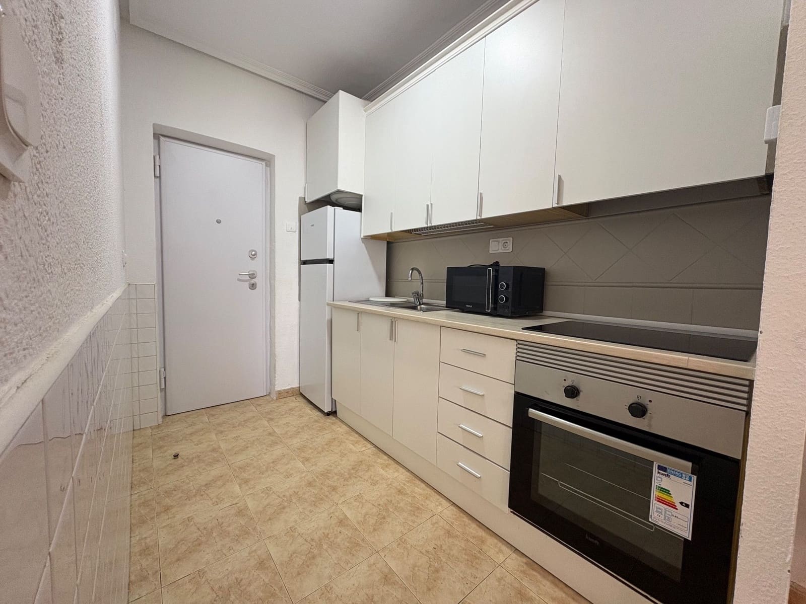 2 Zimmer Doppelhaus zu vermieten in Torrevieja mit Pool Garage - 850 € (Ref: 9543033)