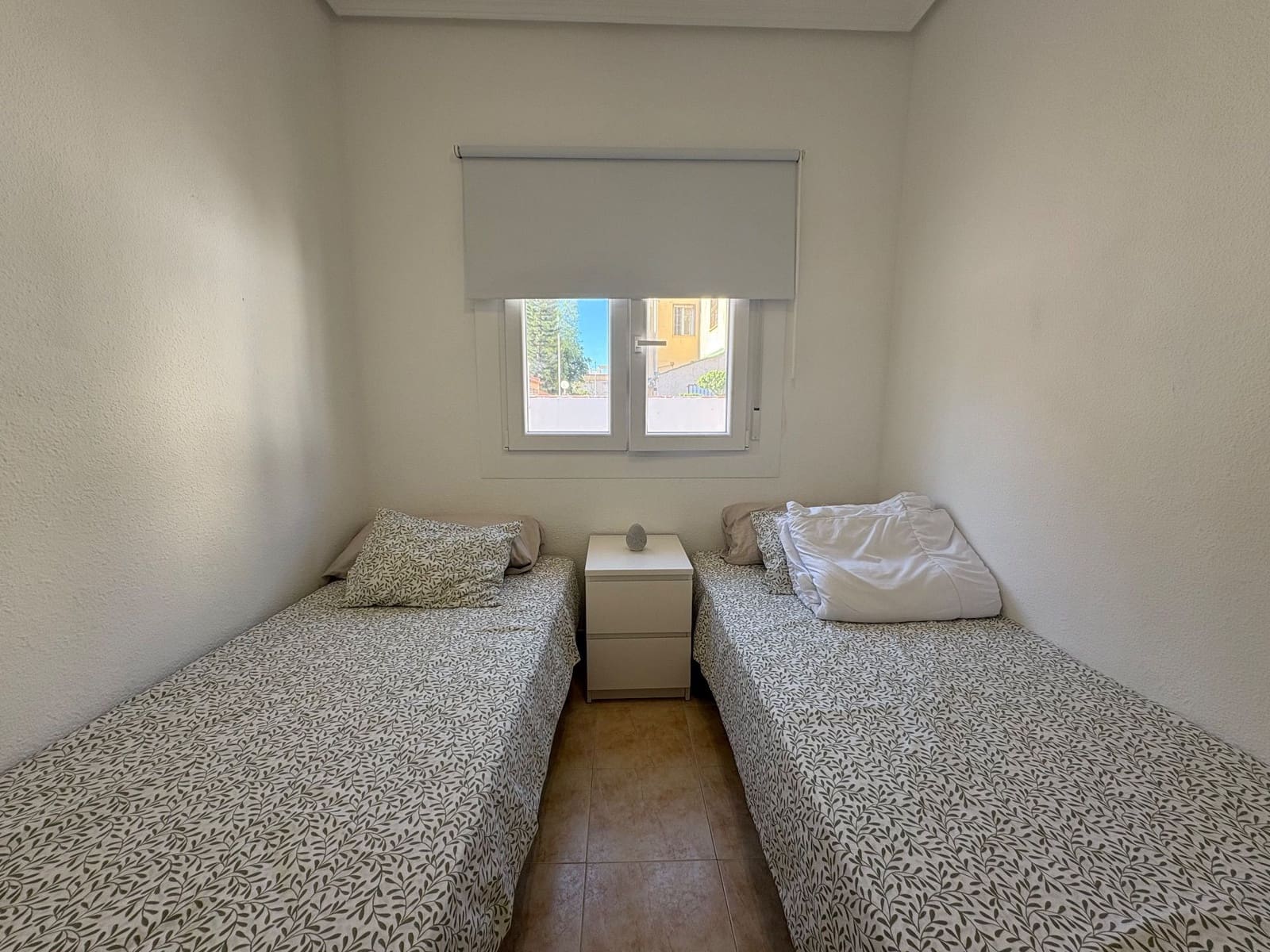 2 Zimmer Doppelhaus zu vermieten in Torrevieja mit Pool Garage - 850 € (Ref: 9543033)