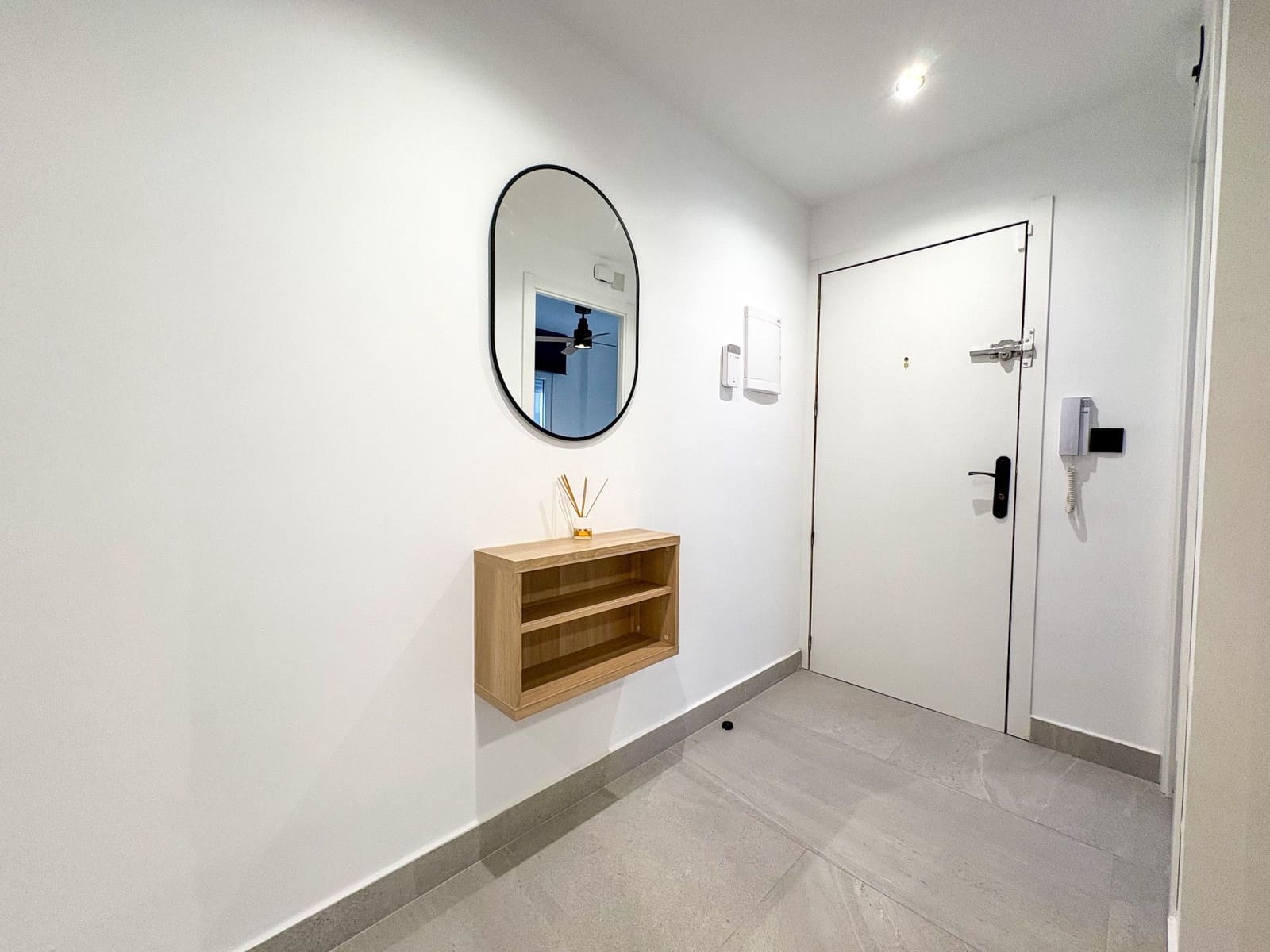 Appartement de 3 chambres à louer à Torrevieja - 1 100 € (Ref: 9543034)