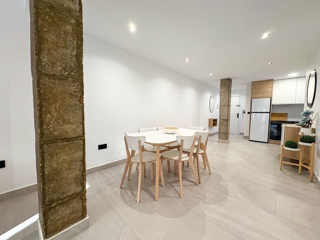 Appartement de 3 chambres à louer à Torrevieja - 1 100 € (Ref: 9543034)