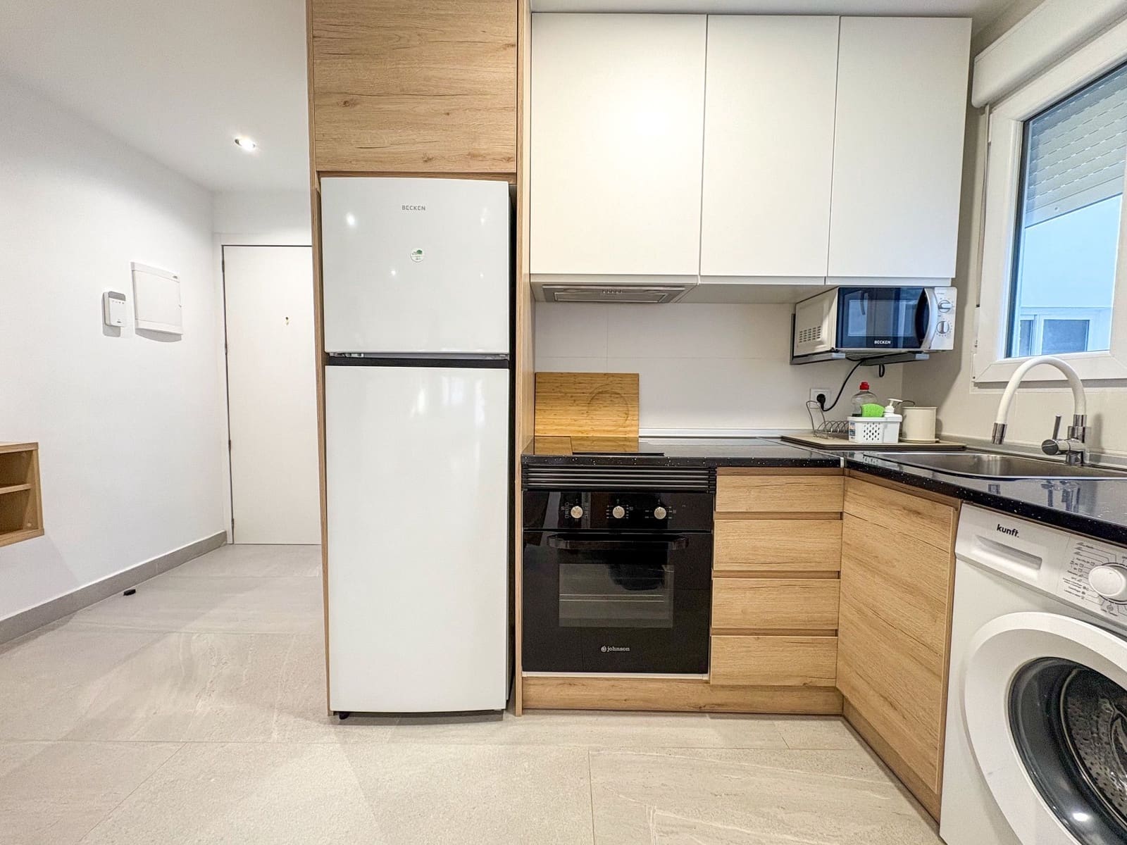 Appartement de 3 chambres à louer à Torrevieja - 1 100 € (Ref: 9543034)