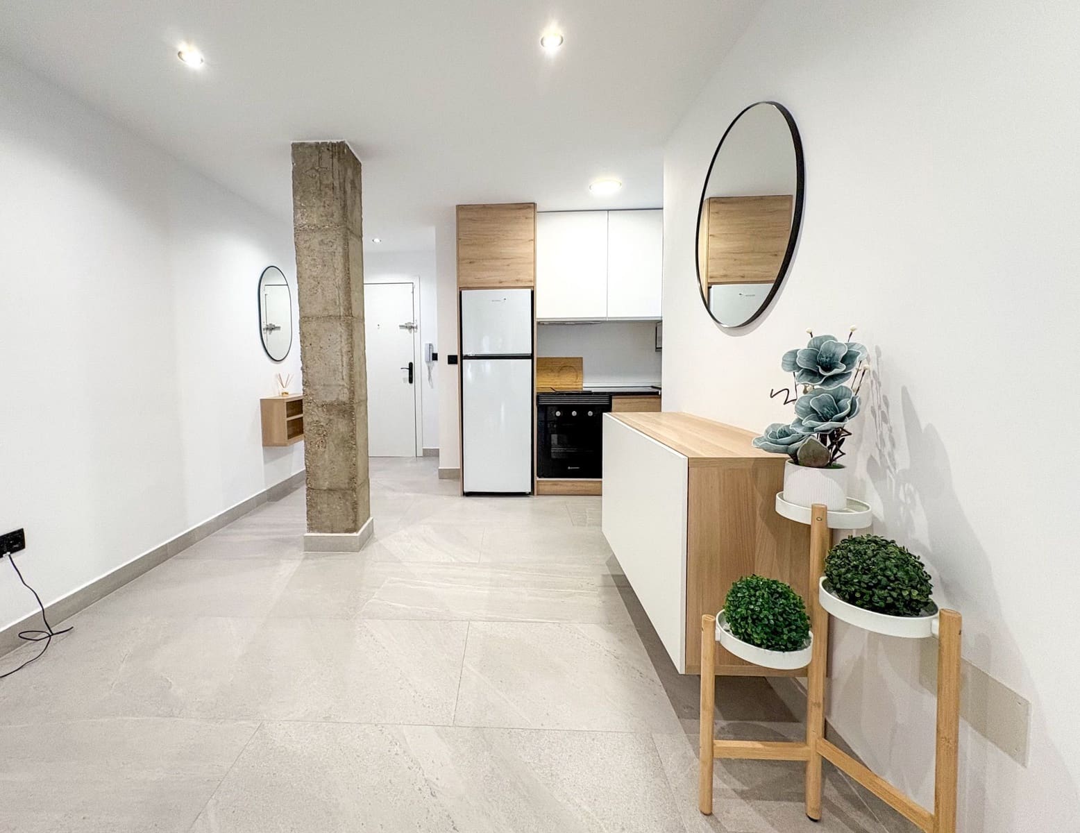 Appartement de 3 chambres à louer à Torrevieja - 1 100 € (Ref: 9543034)