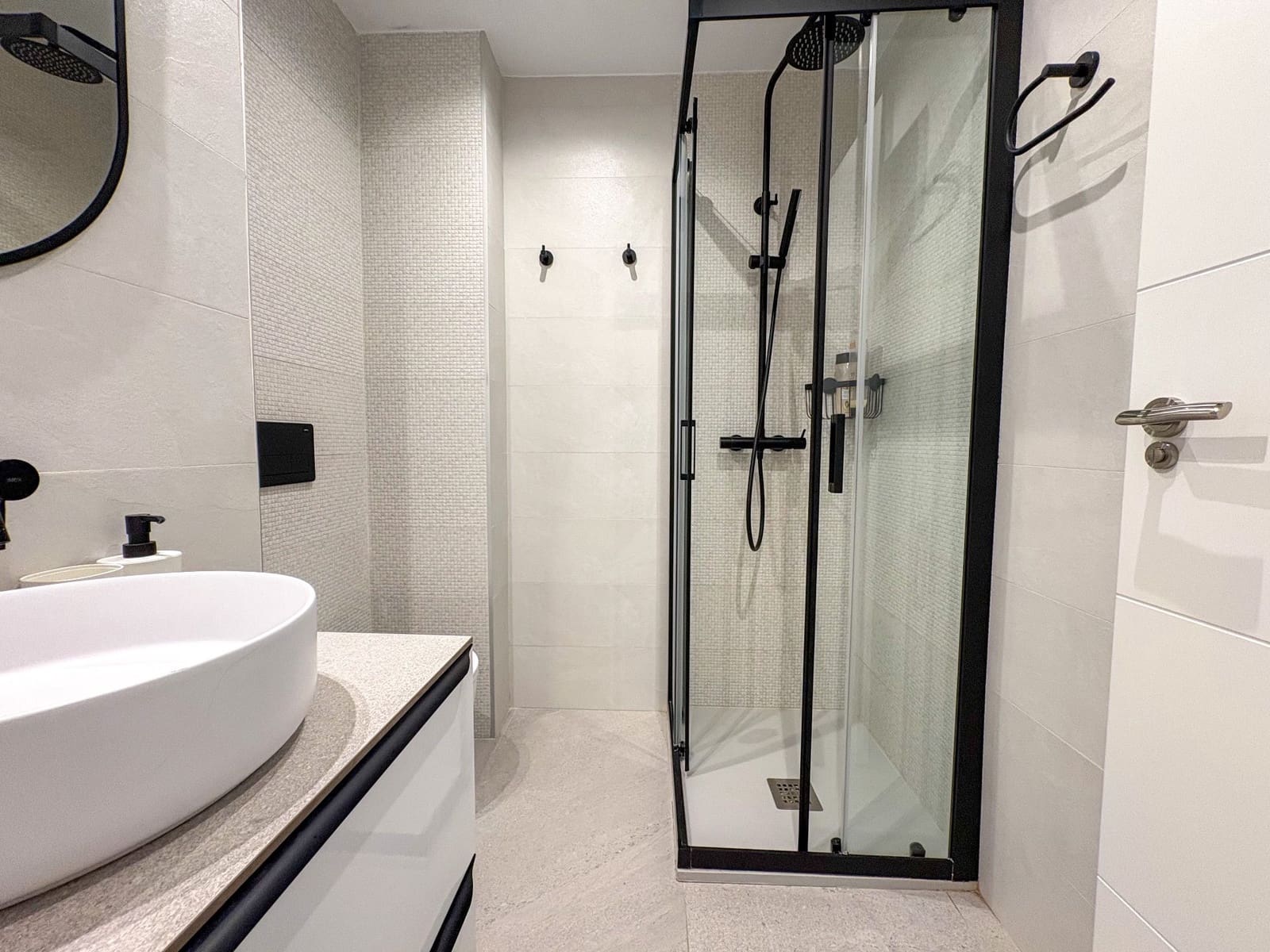 Appartement de 3 chambres à louer à Torrevieja - 1 100 € (Ref: 9543034)