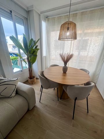 2 soveværelse Lejlighed til leje i Torrevieja med swimmingpool - € 850 (Ref: 9568005)