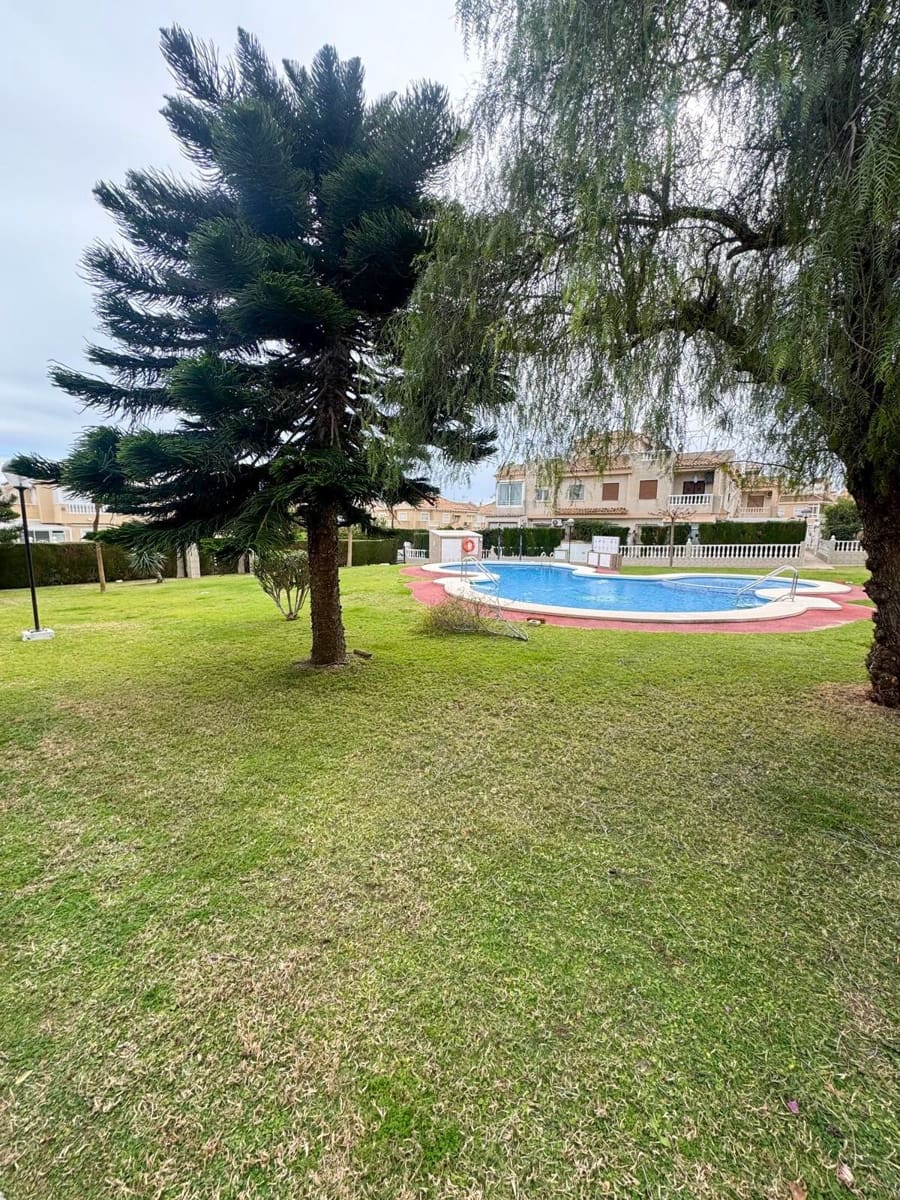 2 makuuhuone Asunto vuokrattavana paikassa Torrevieja mukana uima-altaan - 850 € (Ref: 9568005)