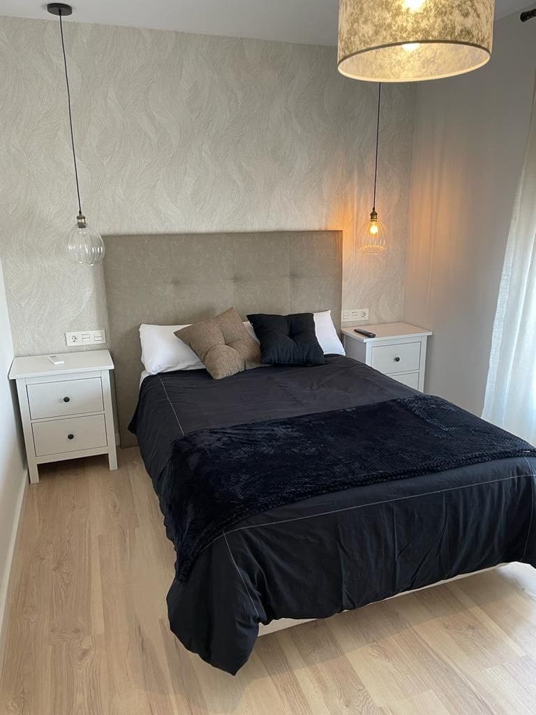 3 bedroom Flat for rent in Torrevieja - € 1,100 (Ref: 9568007)