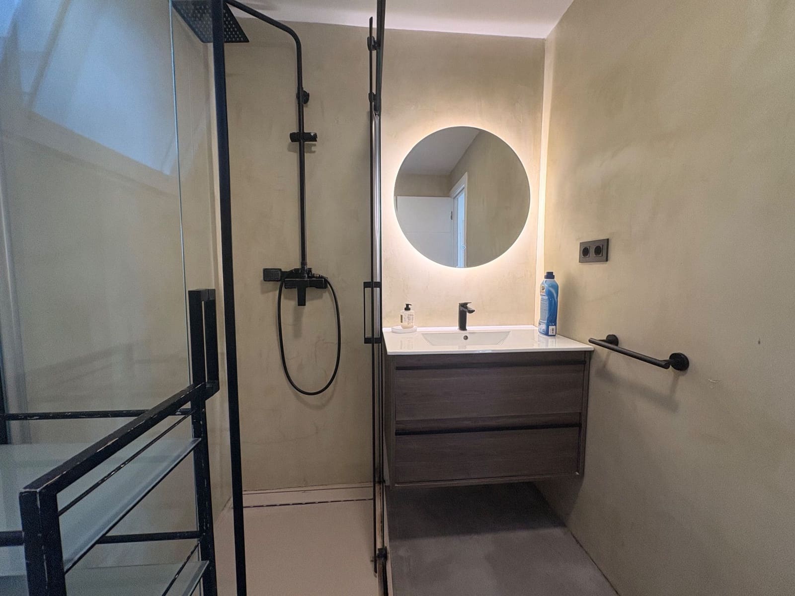 3 bedroom Flat for rent in Torrevieja - € 1,100 (Ref: 9568007)