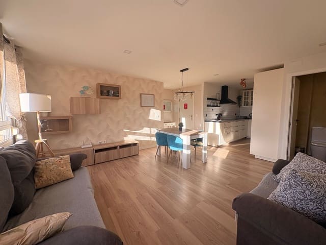 Piso de 3 habitaciones en Torrevieja en alquiler - 1.100 € (Ref: 9568007)