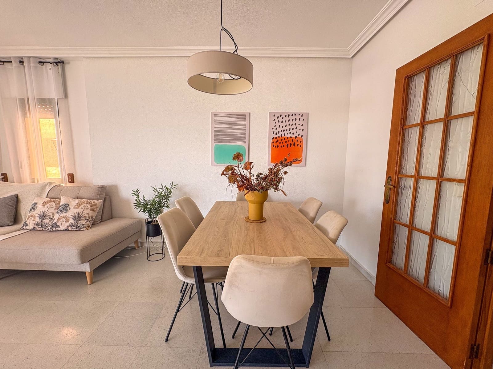 Piso de 4 habitaciones en Torrevieja en alquiler - 1.300 € (Ref: 9573955)