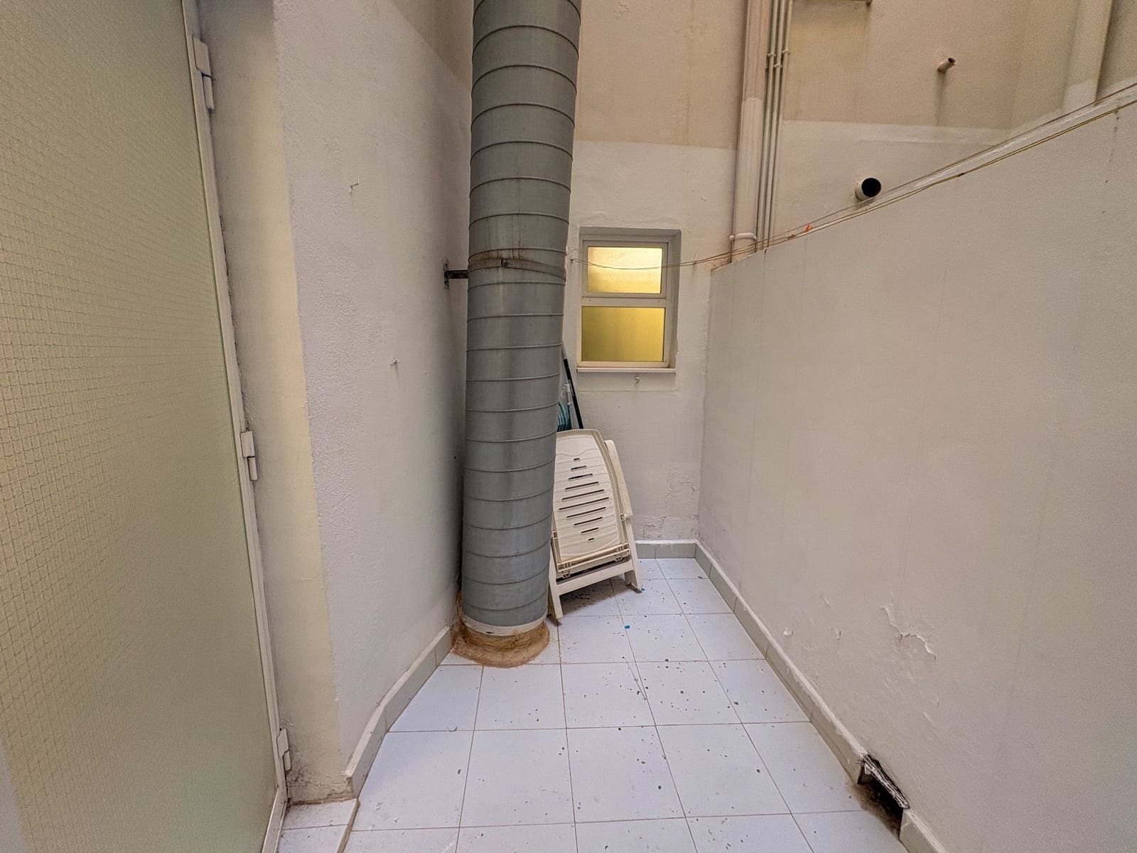 Piso de 4 habitaciones en Torrevieja en alquiler - 1.300 € (Ref: 9573955)