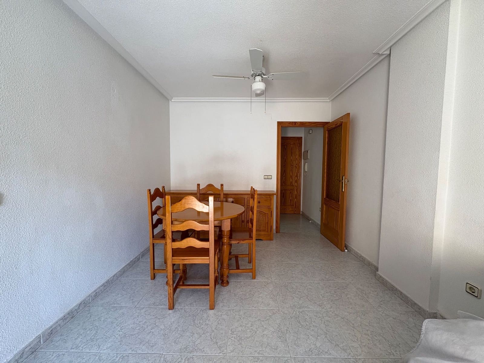 2 soveværelse Lejlighed til leje i Guardamar del Segura med swimmingpool - € 700 (Ref: 9573956)