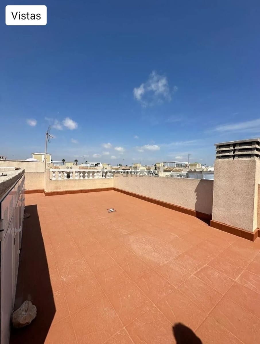 2 quarto Penthouse para arrendar em Torrevieja com piscina - 800 € (Ref: 9581501)