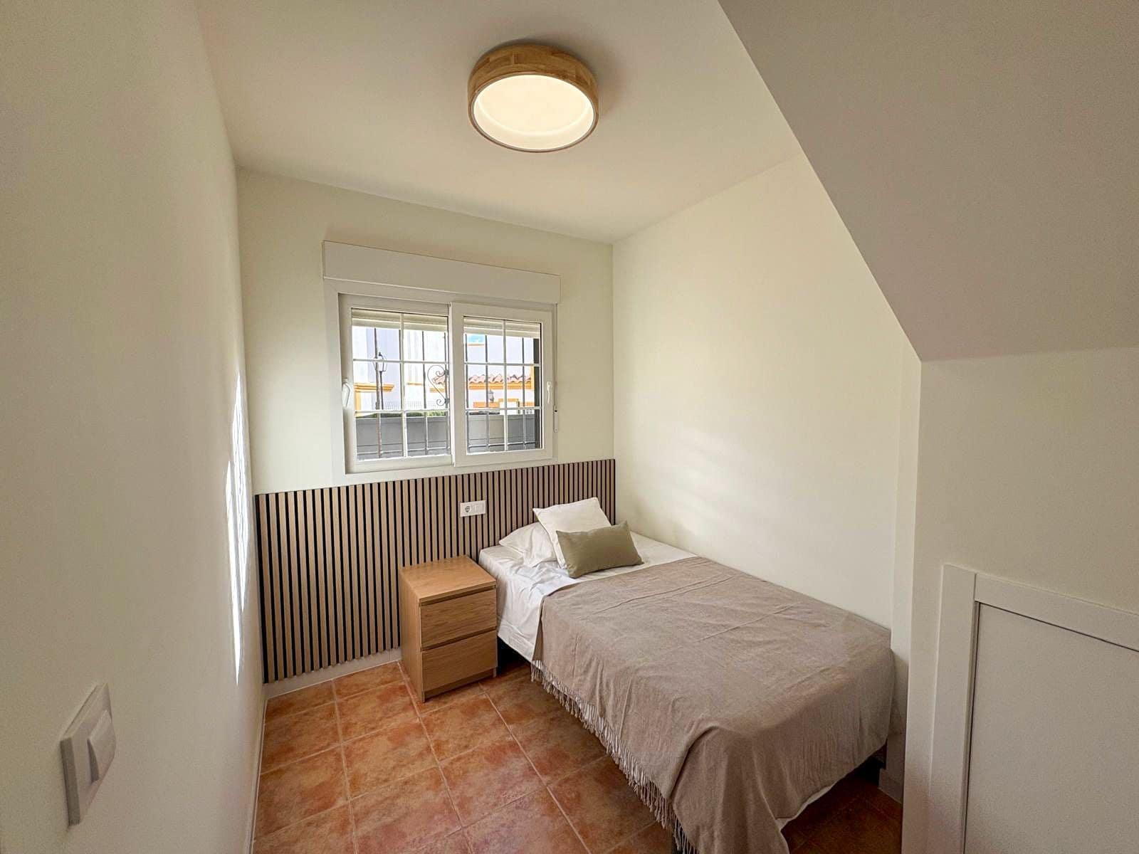 Villa/Maison de 3 chambres à louer à Orihuela Costa - 1 800 € (Ref: 9581502)