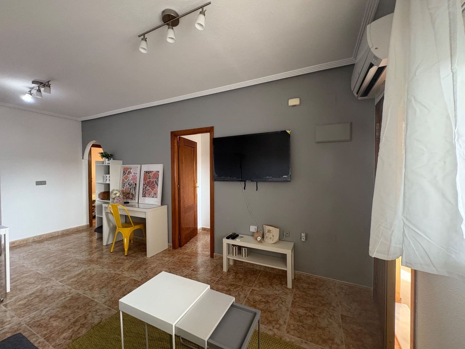 2 soverom Leilighet til leie i Orihuela Costa med svømmebasseng garasje - € 800 (Ref: 9581503)