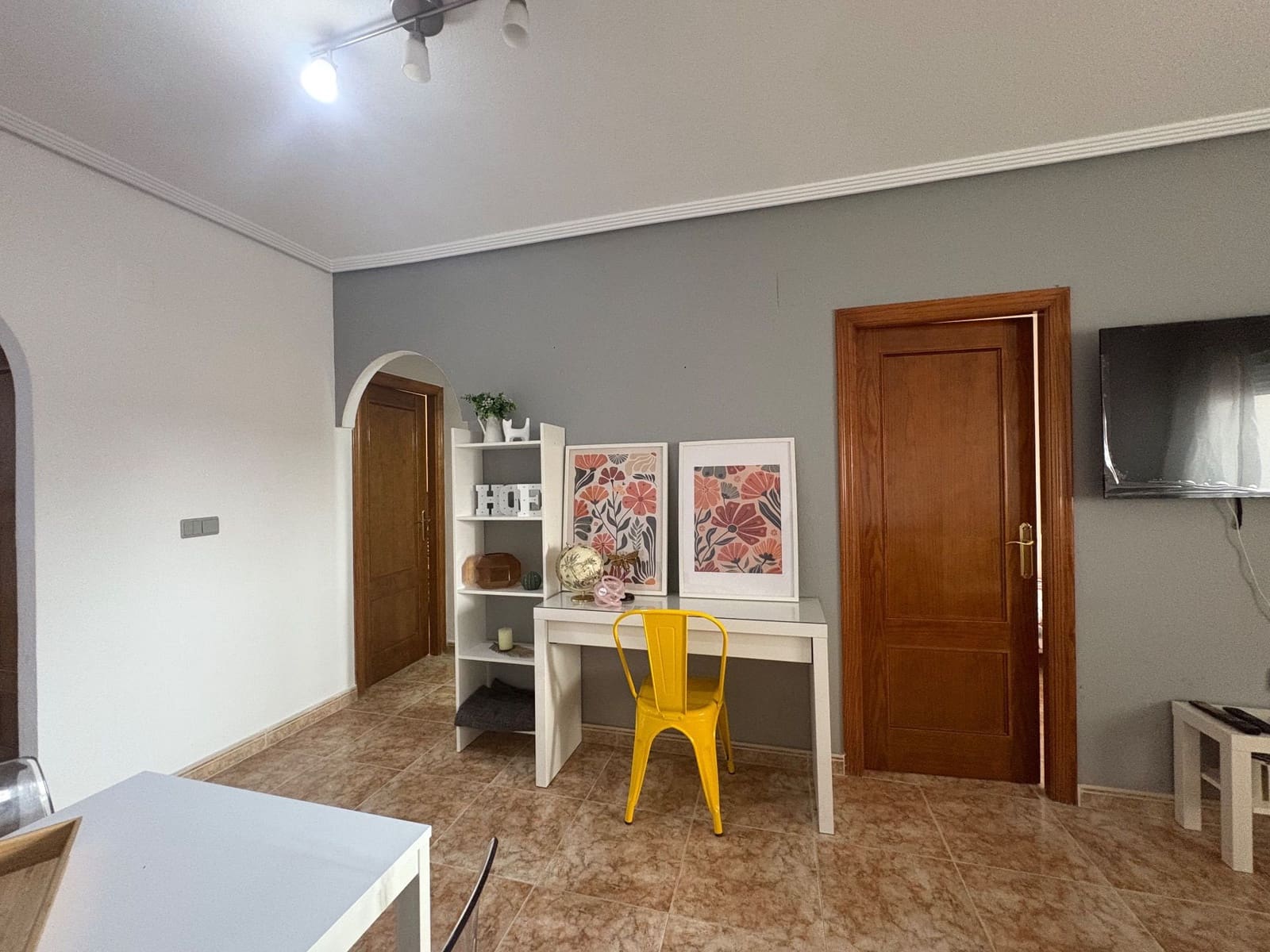 2 soverom Leilighet til leie i Orihuela Costa med svømmebasseng garasje - € 800 (Ref: 9581503)