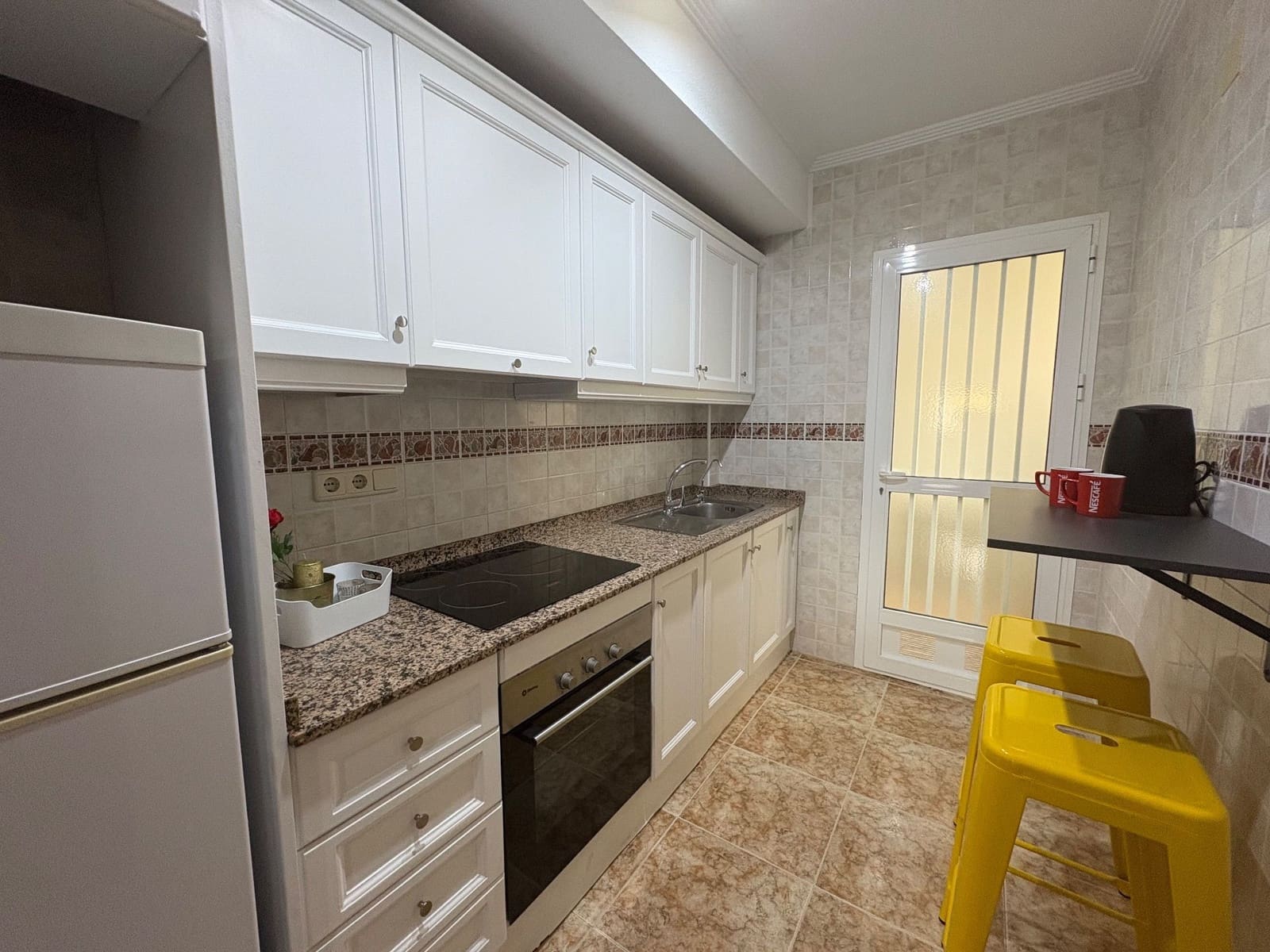 2 soverom Leilighet til leie i Orihuela Costa med svømmebasseng garasje - € 800 (Ref: 9581503)