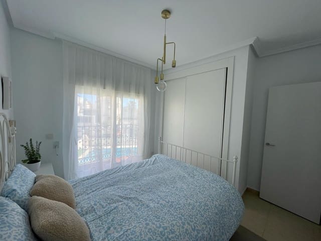 Chalet de 2 habitaciones en Orihuela Costa, Orihuela en alquiler con piscina garaje - 1.350 € (Ref: 9585349)