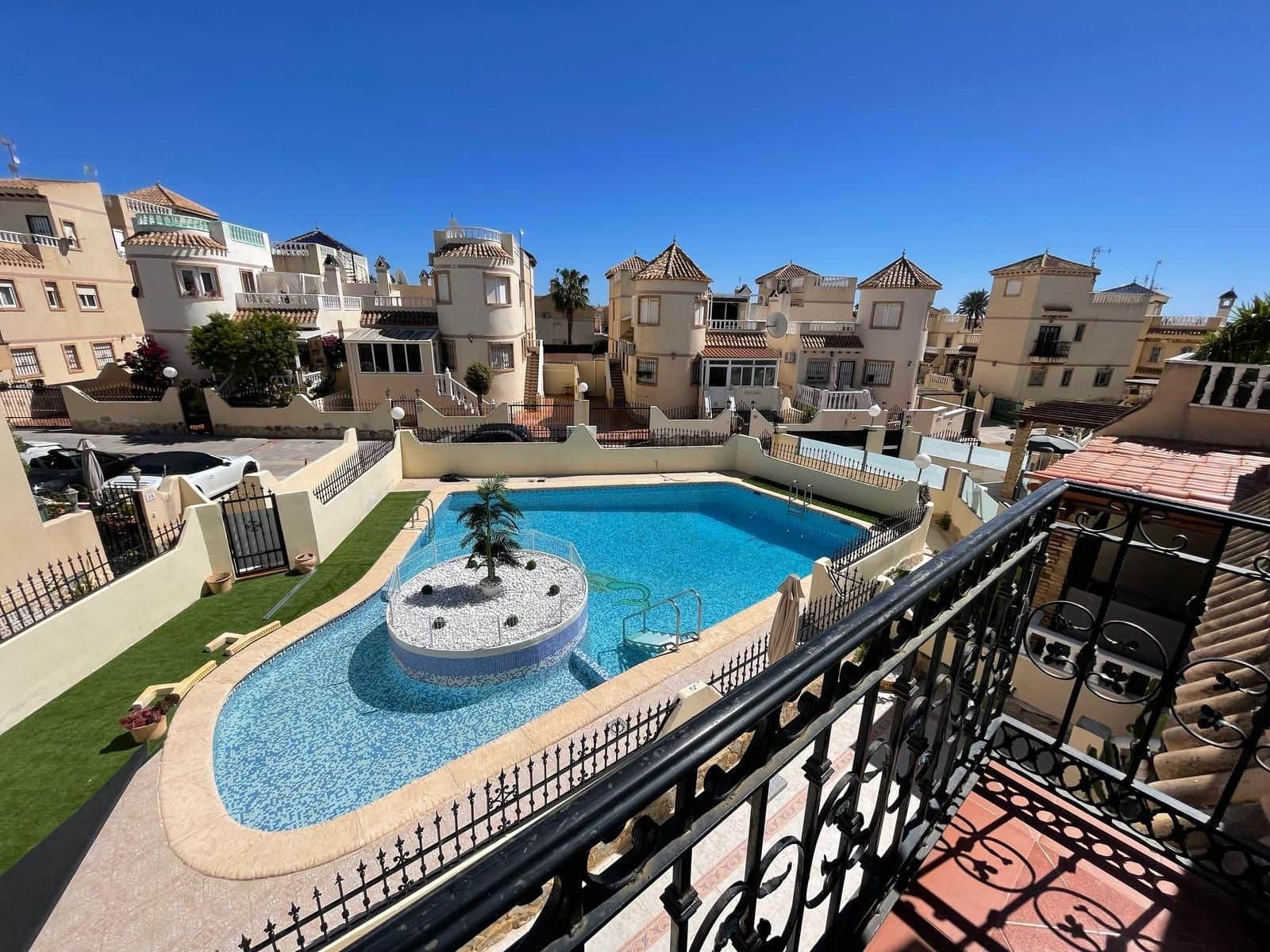 2 bedroom Villa for rent in Orihuela Costa with pool garage - € 1,350 (Ref: 9585349)