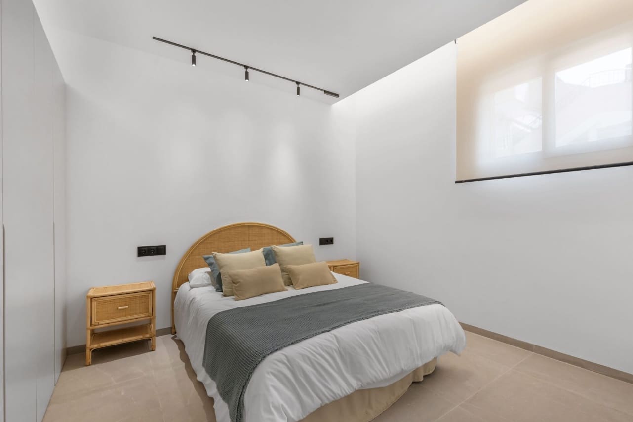 1 slaapkamer Flat te huur in Torrevieja - € 850 (Ref: 9585350)