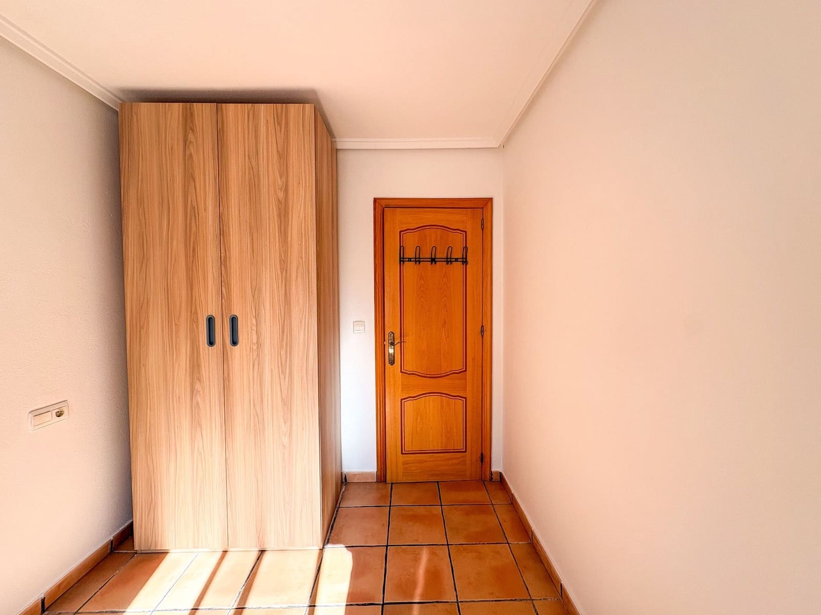 3 bedroom Flat for rent in Torrevieja with garage - € 1,450 (Ref: 9594620)