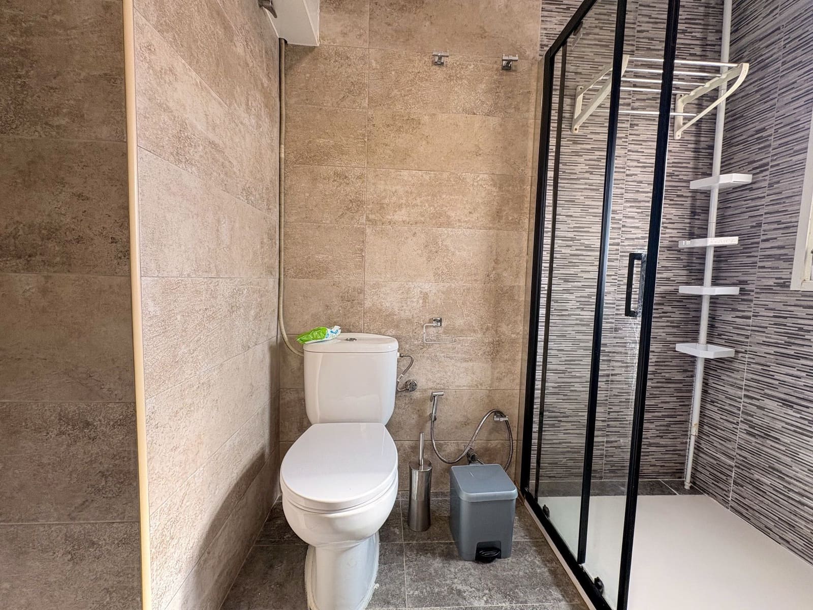 3 bedroom Flat for rent in Torrevieja with garage - € 1,450 (Ref: 9594620)