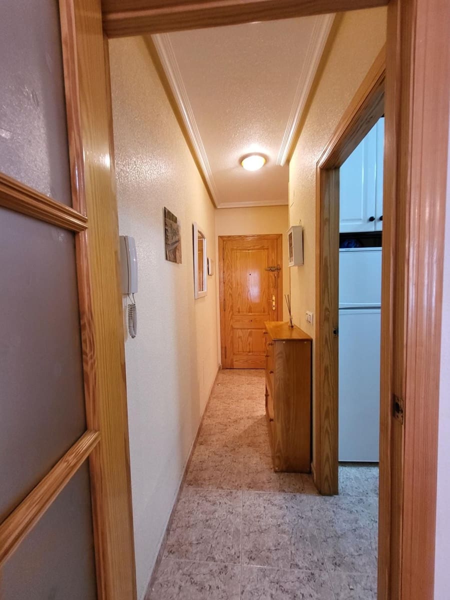 2 quarto Apartamento para arrendar em Torrevieja - 900 € (Ref: 9598653)