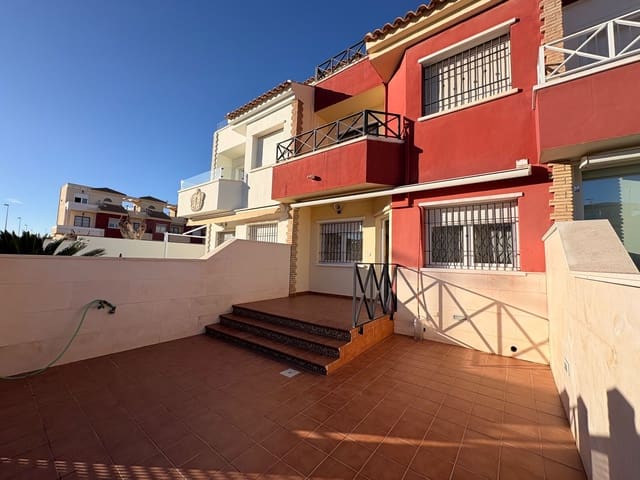 4 bedroom Semi-detached Villa for rent in Pilar de la Horadada - € 1,250 (Ref: 9598654)