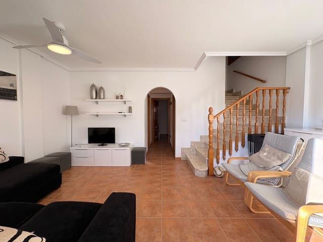 4 bedroom Semi-detached Villa for rent in Pilar de la Horadada - € 1,250 (Ref: 9598654)