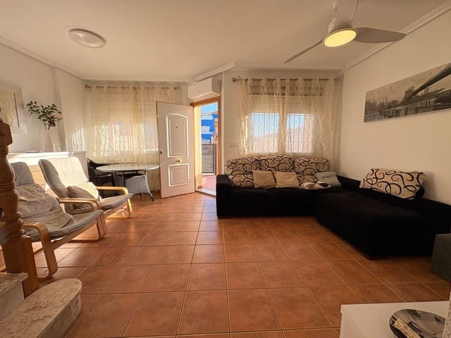 4 bedroom Semi-detached Villa for rent in Pilar de la Horadada - € 1,250 (Ref: 9598654)