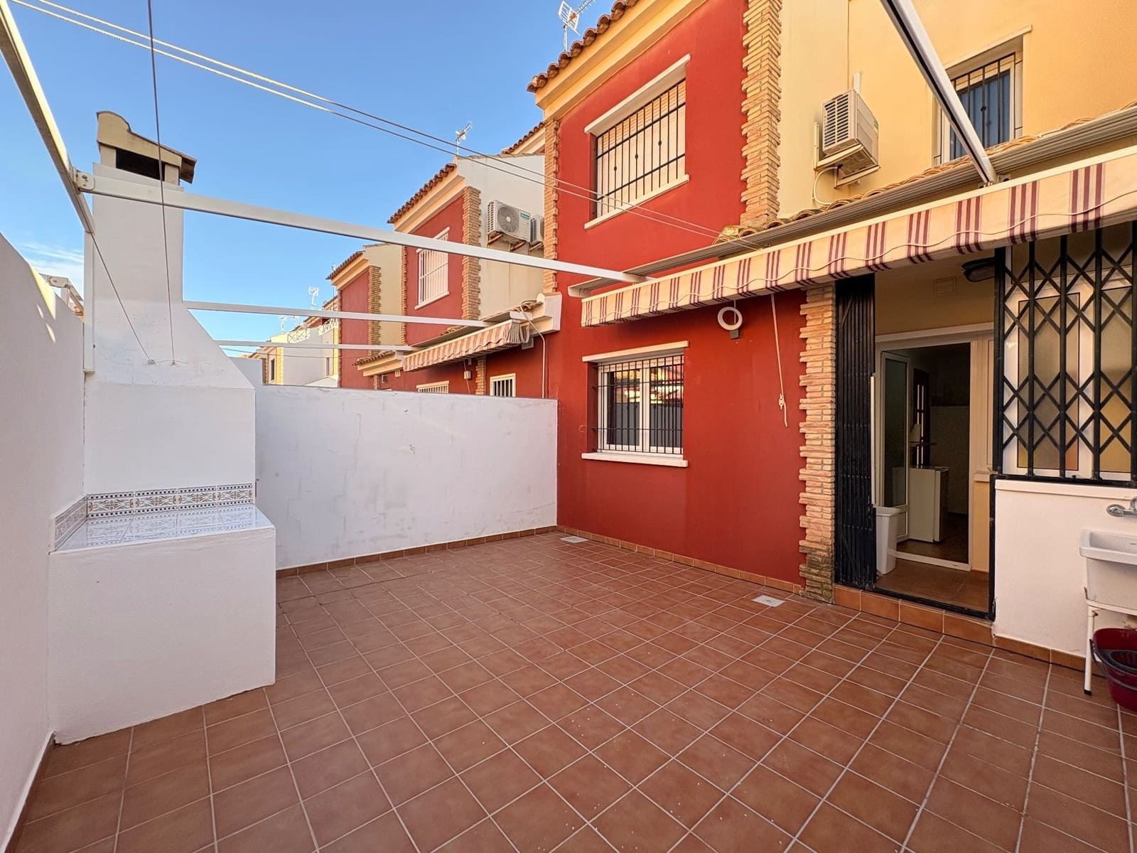 4 bedroom Semi-detached Villa for rent in Pilar de la Horadada - € 1,250 (Ref: 9598654)