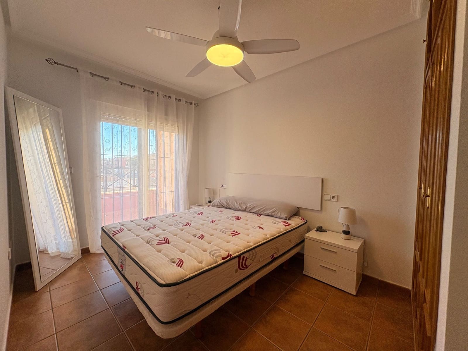 4 bedroom Semi-detached Villa for rent in Pilar de la Horadada - € 1,250 (Ref: 9598654)