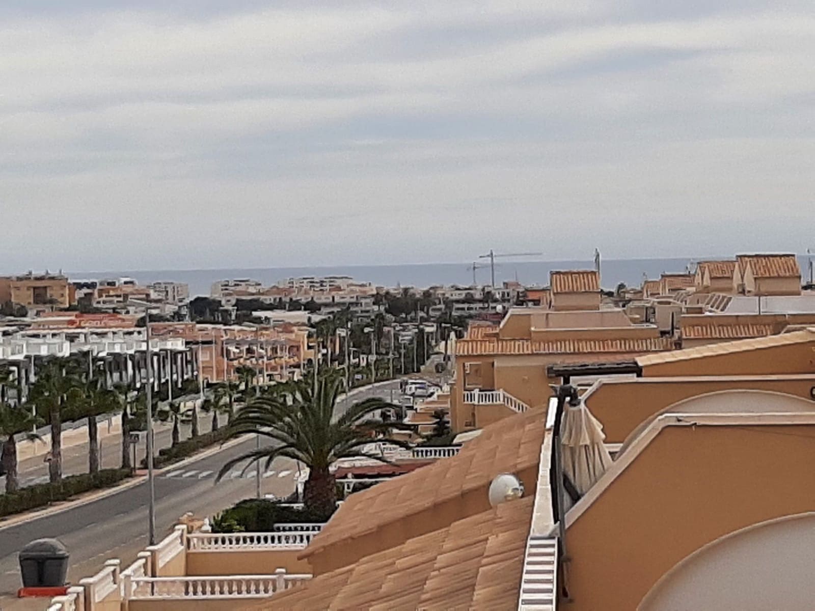 2 sovrum Villa att hyra i Orihuela Costa med pool garage - 800 € (Ref: 9627170)